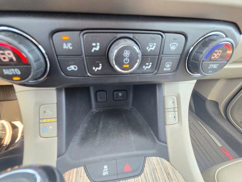 Used 2019 GMC Acadia Denali w/ Technology Package AWD/4WD image 37