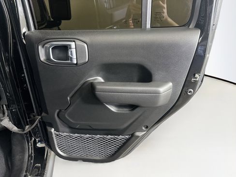 Used 2023 Jeep Wrangler Unlimited Rubicon 4xe w/ Steel Bumper Group AWD/4WD image 29