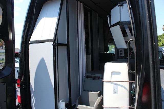 Used 2019 Nissan NV 3500 SL w/ Navigation Package RWD image 18
