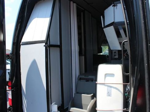 Used 2019 Nissan NV 3500 SL w/ Navigation Package RWD image 18