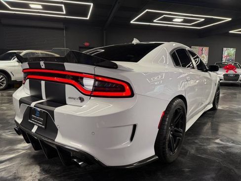 Used 2017 Dodge Charger SRT Hellcat RWD image 5