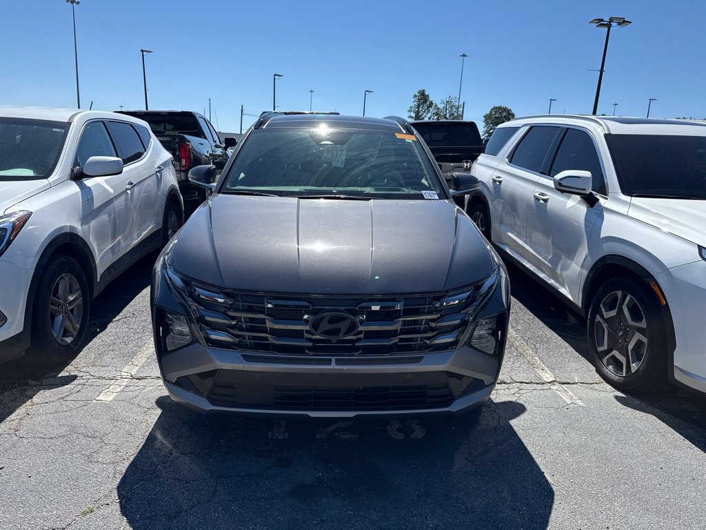 Used 2025 Hyundai Tucson Limited AWD/4WD image 2
