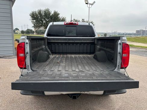 Used 2018 Chevrolet Colorado LT w/ LT Convenience Package image 6
