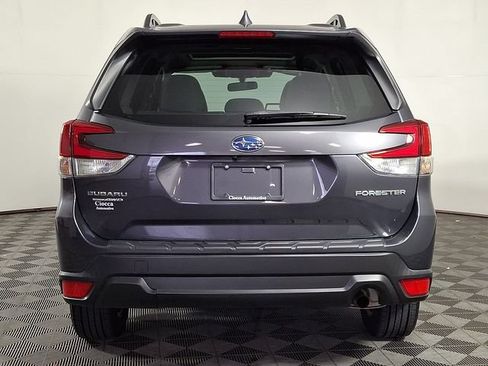 Used 2022 Subaru Forester Premium AWD/4WD image 8