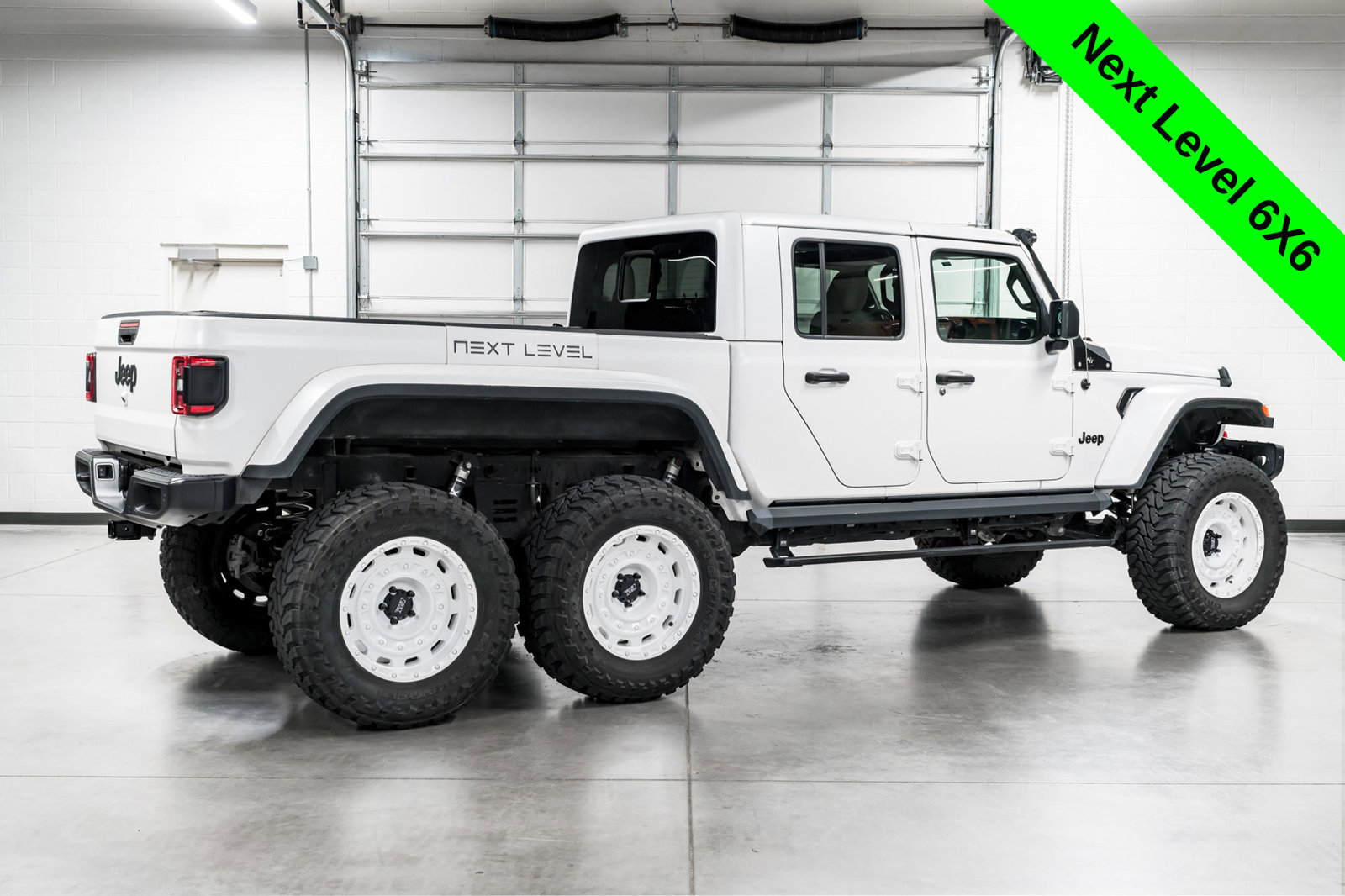Used 2021 Jeep Gladiator Sport AWD/4WD image 3