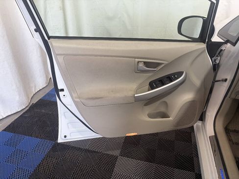 Used 2010 Toyota Prius Five FWD image 8