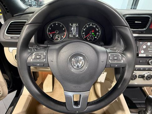 Used 2014 Volkswagen Eos Komfort FWD image 30