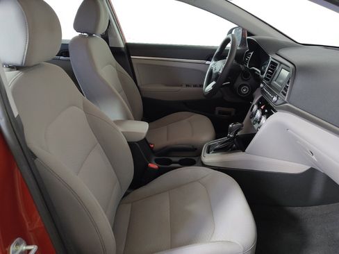 Used 2019 Hyundai Elantra SE FWD image 21