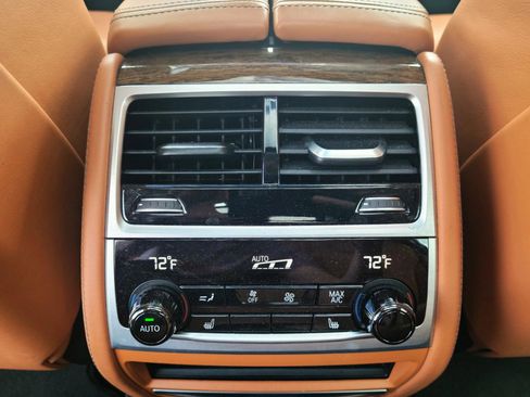 Used 2019 BMW 750i xDrive w/ Executive Package AWD/4WD image 17