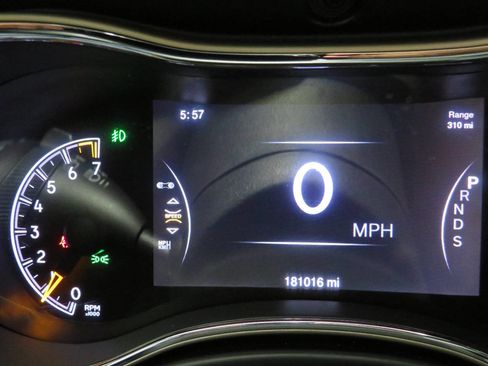 Used 2015 Jeep Grand Cherokee Limited image 17