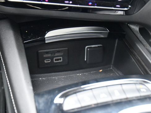 Used 2021 Buick Envision Essence w/ Technology Package I image 30