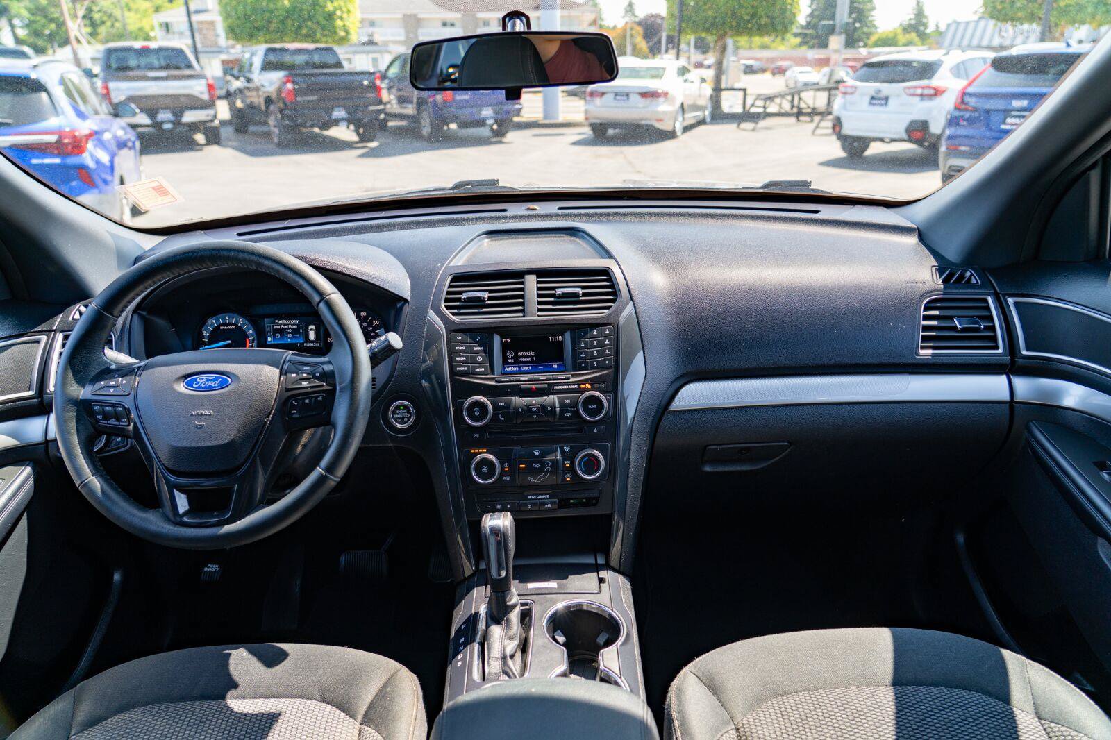 Used 2017 Ford Explorer XLT FWD image 24