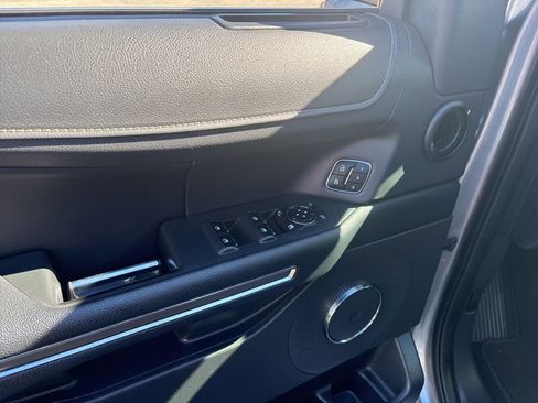 Used 2024 Ford Expedition XLT RWD image 14