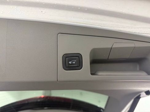 Used 2022 Cadillac XT5 Premium Luxury w/ LPO, Floor Liner Package image 8