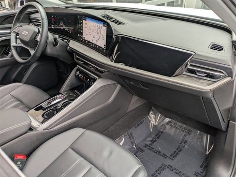 Used 2025 Audi Q5 2.0T Premium w/ Convenience Package image 21