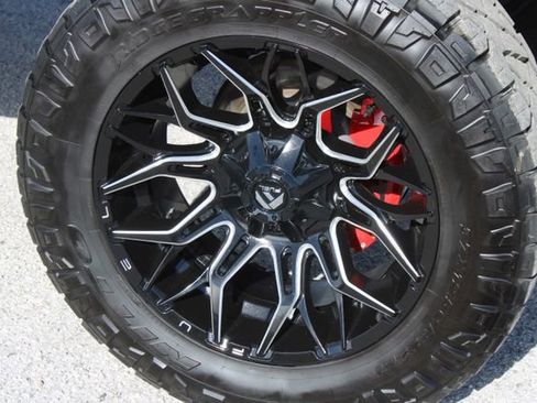 Used 2024 GMC Sierra 2500 AT4 w/ AT4 Premium Plus Package image 17