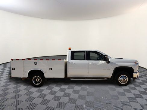 Used 2023 Chevrolet Silverado 3500 LT w/ Convenience Package image 5