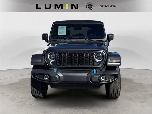 Used 2024 Jeep Wrangler Unlimited AWD/4WD image 8