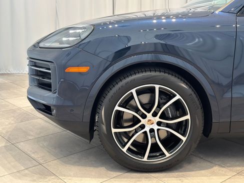 Certified 2025 Porsche Cayenne image 11