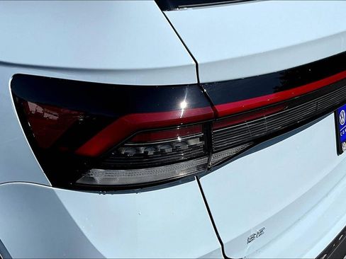 New 2026 Volkswagen Taos SE image 23