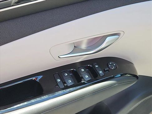 Certified 2024 Hyundai Tucson Limited FWD image 12