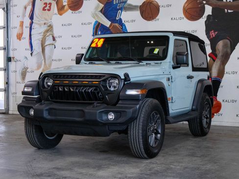Used 2024 Jeep Wrangler Sport AWD/4WD image 19