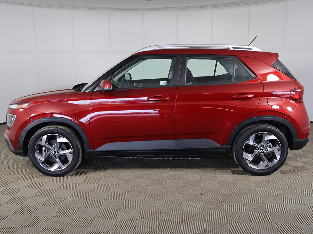 Certified 2024 Hyundai Venue SEL FWD image 12