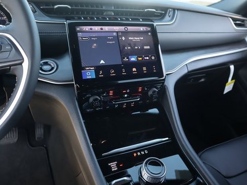 New 2025 Jeep Grand Cherokee L Limited image 5