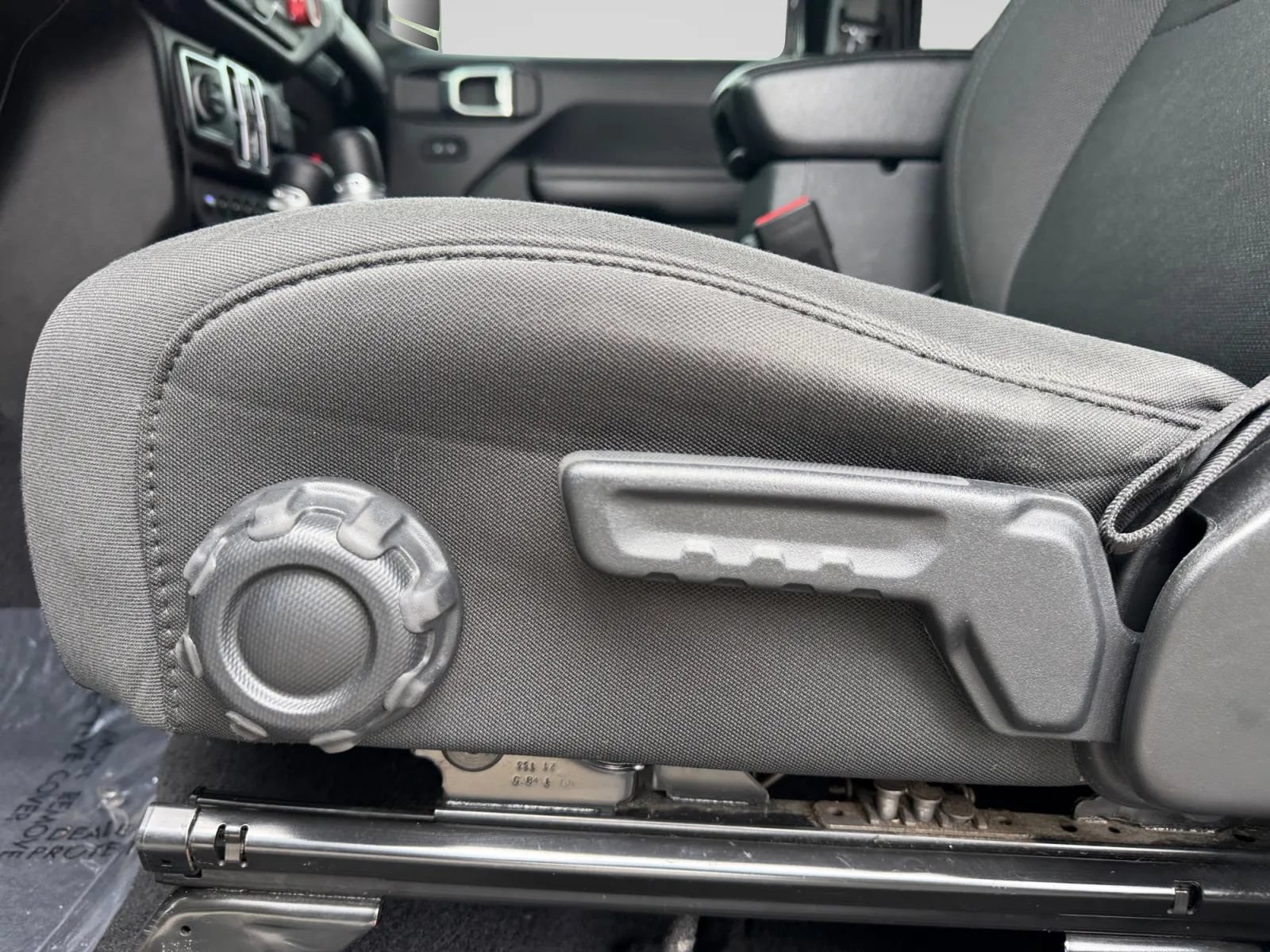 Used 2021 Jeep Gladiator Sport AWD/4WD image 17