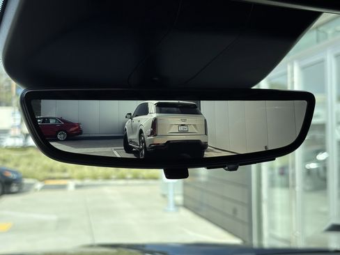 Certified 2022 Cadillac Escalade Premium Luxury image 37