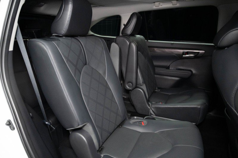 Used 2021 Toyota Highlander Platinum AWD/4WD image 14