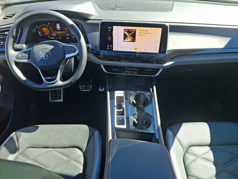 Certified 2025 Volkswagen Atlas Peak Edition SE image 15