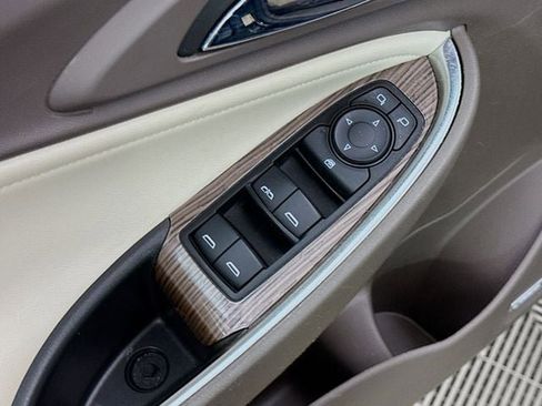 Used 2024 Chevrolet Malibu LT image 20