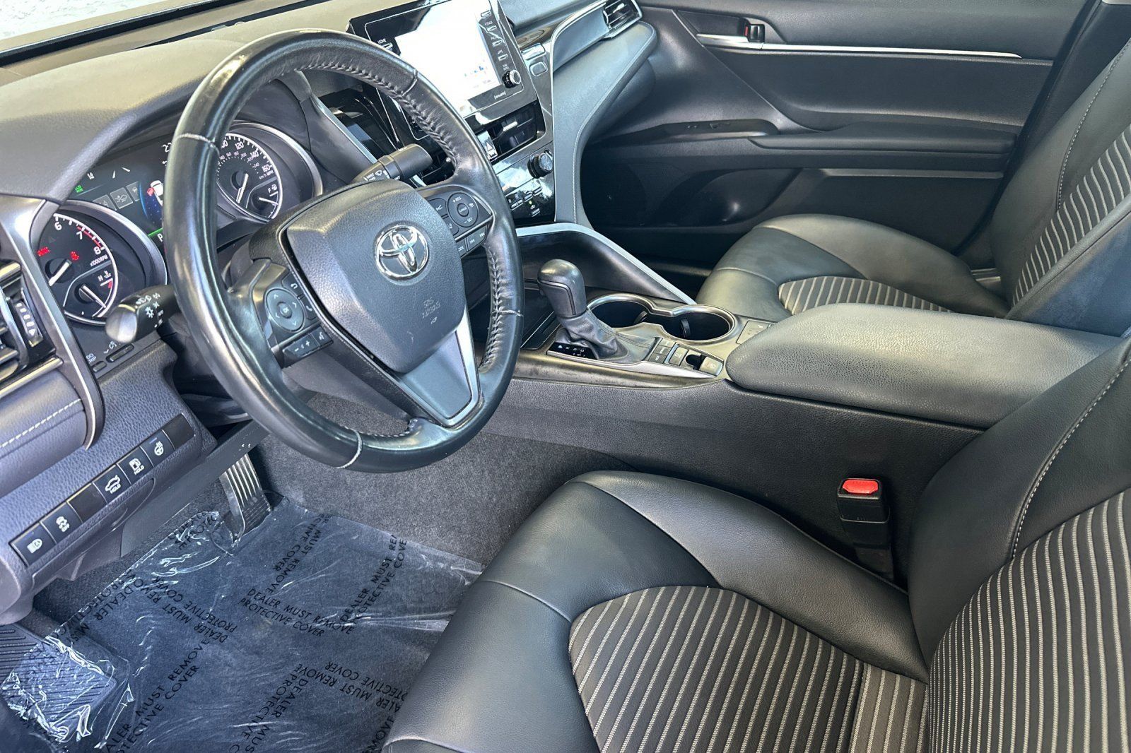 Used 2024 Toyota Camry SE w/ Cold Weather Package AWD/4WD image 9