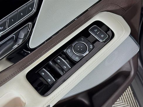 Used 2023 Lincoln Aviator Black Label w/ Dynamic Handling Package image 21