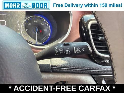 Used 2019 Chrysler Pacifica Limited FWD image 19