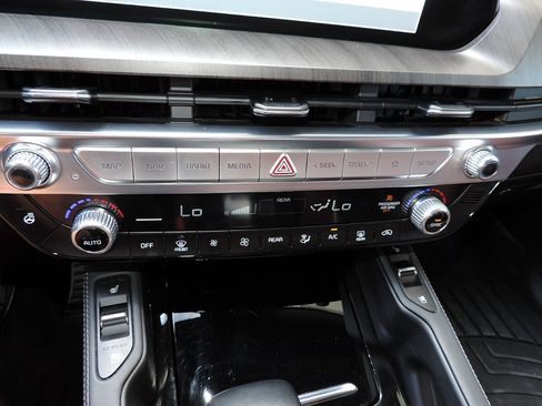Used 2023 Kia Telluride SX Prestige AWD/4WD image 24