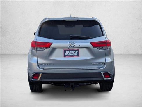 Used 2018 Toyota Highlander Limited Platinum image 7