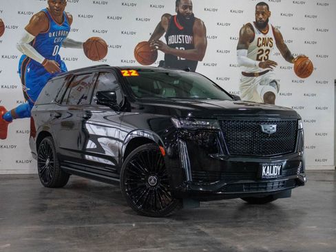 Used 2022 Cadillac Escalade Sport Platinum AWD/4WD image 2
