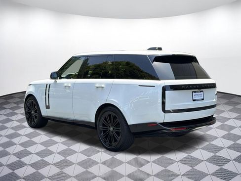Used 2023 Land Rover Range Rover SE AWD/4WD image 3