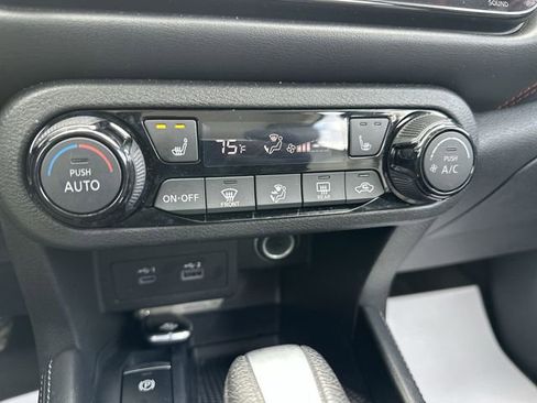 Used 2023 Nissan Kicks SR w/ SR Premium Package image 18