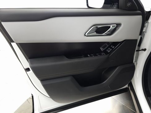 New 2026 Land Rover Range Rover Velar Dynamic SE image 13