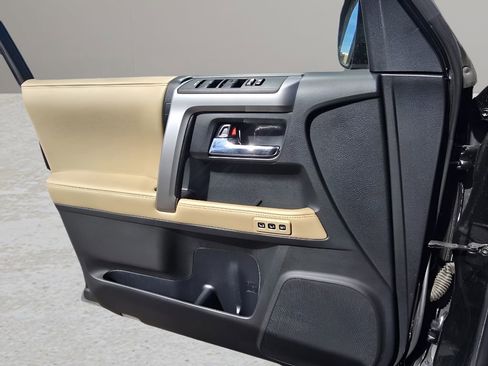 Used 2018 Toyota 4Runner Limited image 16