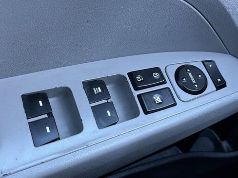 Used 2019 Hyundai Elantra SE image 12