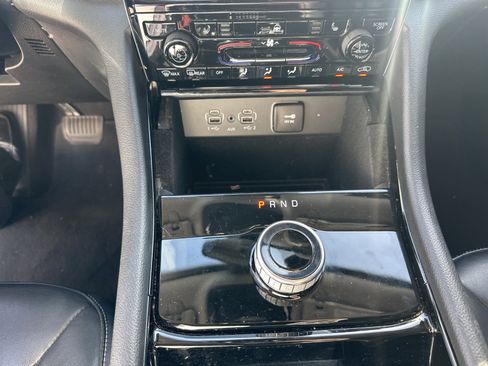 Used 2021 Jeep Grand Cherokee L Limited image 24