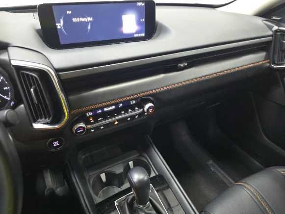 Used 2025 MAZDA CX-50 AWD 2.5 S w/ Premium Plus Pkg image 12