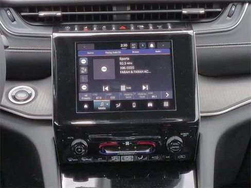 Used 2023 Jeep Grand Cherokee L Laredo image 27