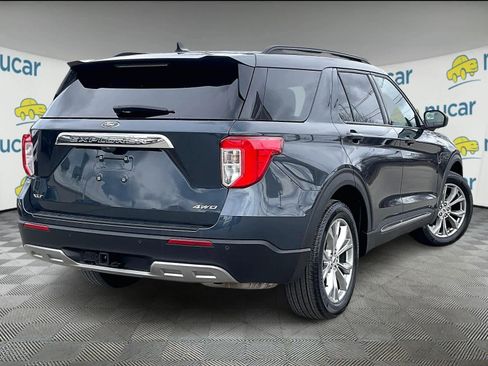 Used 2023 Ford Explorer XLT w/ Equipment Group 202A image 6