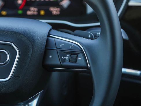 New 2025 Audi Q3 2.0T Premium image 21