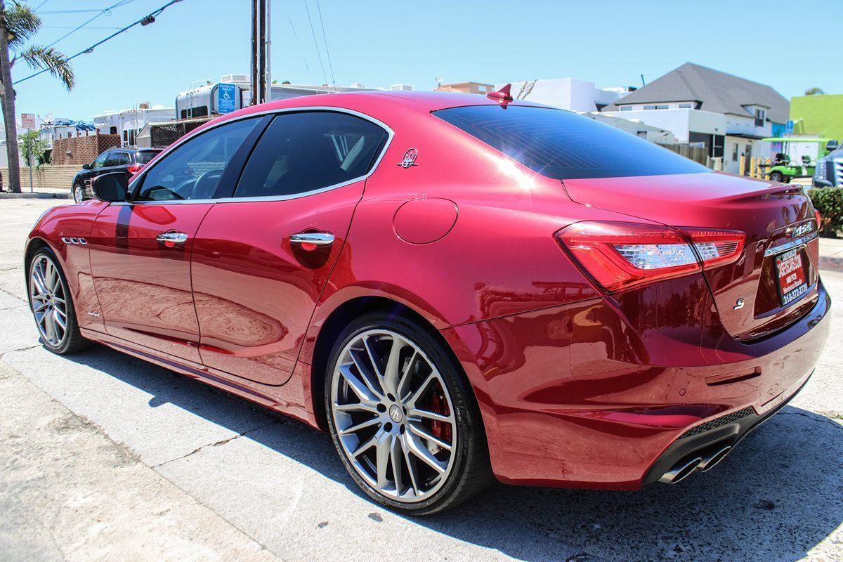 Used 2018 Maserati Ghibli S GranSport RWD image 3